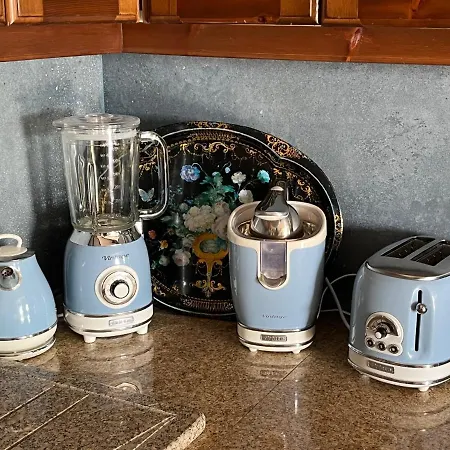 Villa Villino Ca' Bianca, Vicino Ad Alba, Tre Da Letto, Sollevatori Aerei, Intera Proprieta