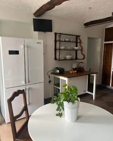 Villa Villino Ca' Bianca, Vicino Ad Alba, Tre Da Letto, Sollevatori Aerei, Intera Proprieta *