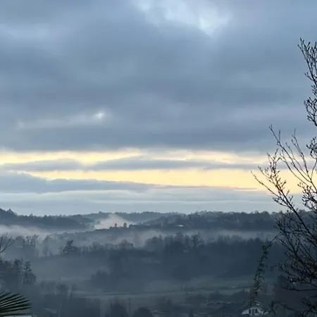Villino Ca' Bianca, Vicino Ad Alba, Tre Da Letto, Sollevatori Aerei, Intera Proprieta Monteu Roero