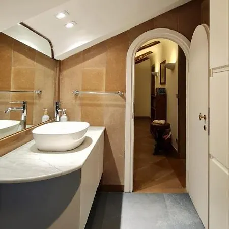 Villino Ca' Bianca, Vicino Ad Alba, Tre Da Letto, Sollevatori Aerei, Intera Proprieta 빌라