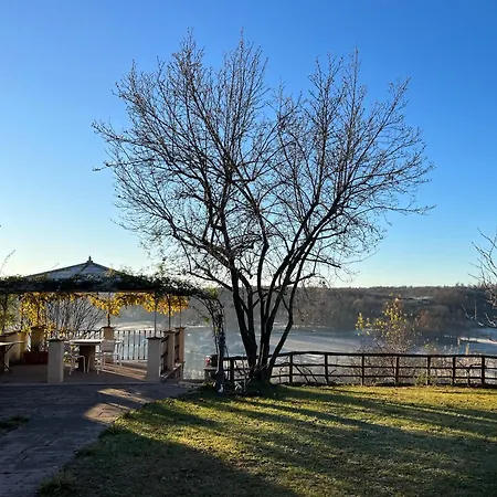 Villino Ca' Bianca, Vicino Ad Alba, Tre Da Letto, Sollevatori Aerei, Intera Proprieta