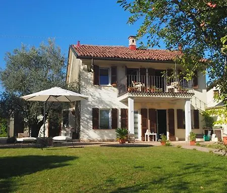Villino Ca' Bianca, Vicino Ad Alba, Tre Da Letto, Sollevatori Aerei, Intera Proprieta Monteu Roero
