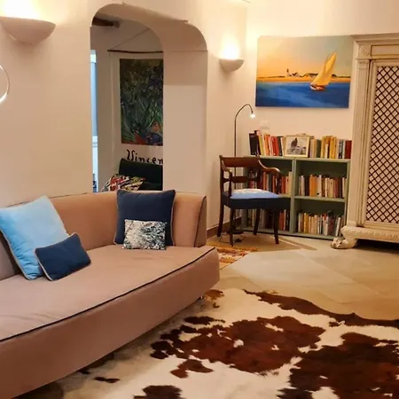 Villa Villino Ca' Bianca, Vicino Ad Alba, Tre Da Letto, Sollevatori Aerei, Intera Proprieta