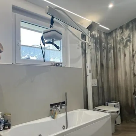 Villino Ca' Bianca, Vicino Ad Alba, No Zanzare, Accessibile E Con Sollevatori Aerei 别墅