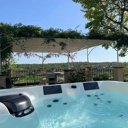 Villa Villino Ca' Bianca, Vicino Ad Alba, Tre Da Letto, Sollevatori Aerei, Intera Proprieta