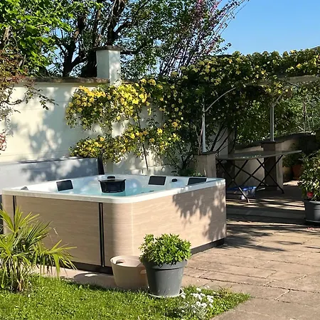 Villino Ca' Bianca, Vicino Ad Alba, Tre Da Letto, Sollevatori Aerei, Intera Proprieta * Monteu Roero
