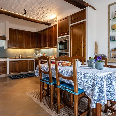 Villino Ca' Bianca, Vicino Ad Alba, Tre Da Letto, Sollevatori Aerei, Intera Proprietà Villa Monteu Roero