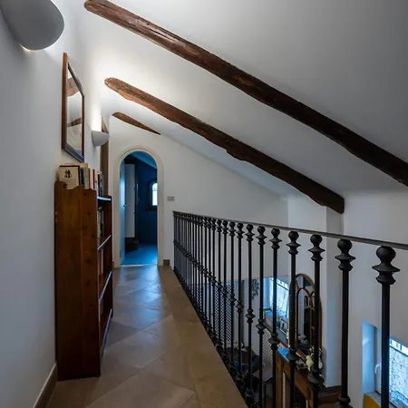 Villino Ca' Bianca, Vicino Ad Alba, Tre Da Letto, Sollevatori Aerei, Intera Proprietà