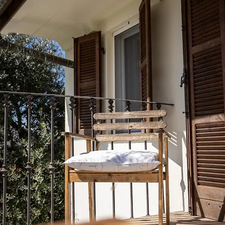 Villino Ca' Bianca, Vicino Ad Alba, Tre Da Letto, Sollevatori Aerei, Intera Proprietà Villa