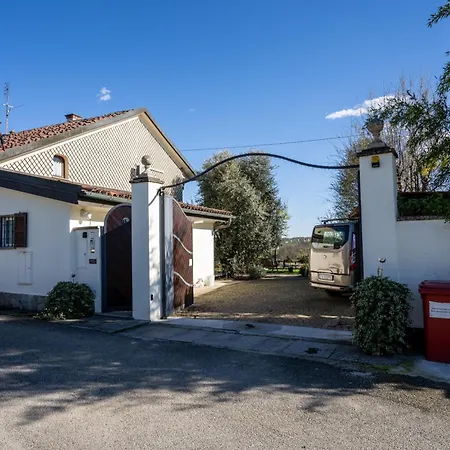 Villino Ca' Bianca, Vicino Ad Alba, Tre Da Letto, Sollevatori Aerei, Intera Proprietà Villa