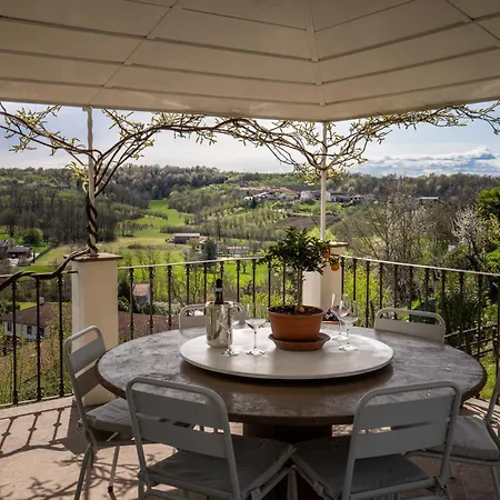 Villa Villino Ca' Bianca, Vicino Ad Alba, Tre Da Letto, Sollevatori Aerei, Intera Proprietà