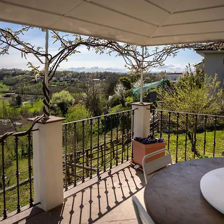 Villa Villino Ca' Bianca, Vicino Ad Alba, Tre Da Letto, Sollevatori Aerei, Intera Proprietà Monteu Roero